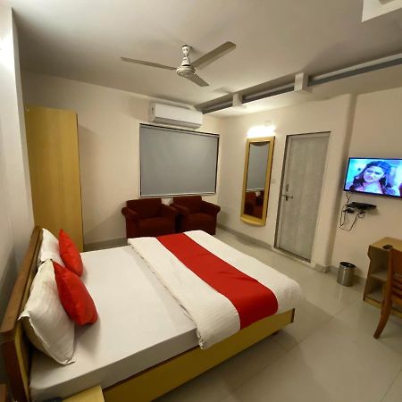 Hotel Riverfront Ahmedabad Luaran gambar