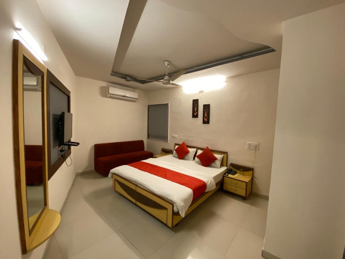 Hotel Riverfront Ahmedabad Luaran gambar